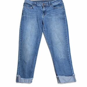 Jennifer Lopez Light Blue Boyfriend Jeans with Rolled Cuffs